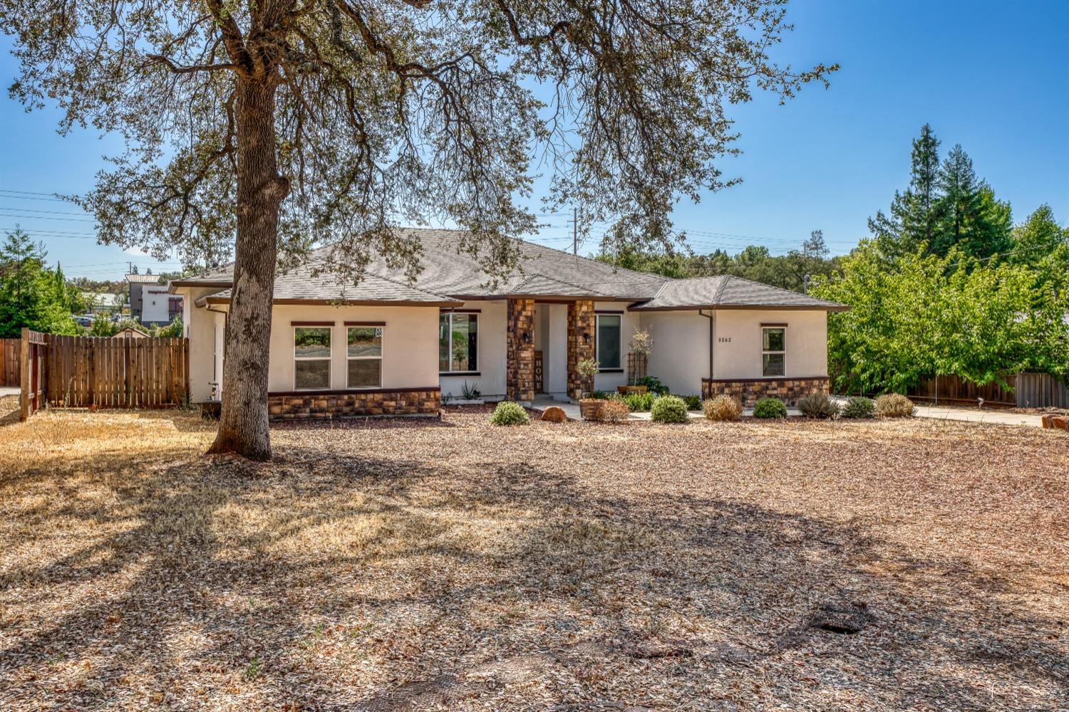 3262 Country Club Drive