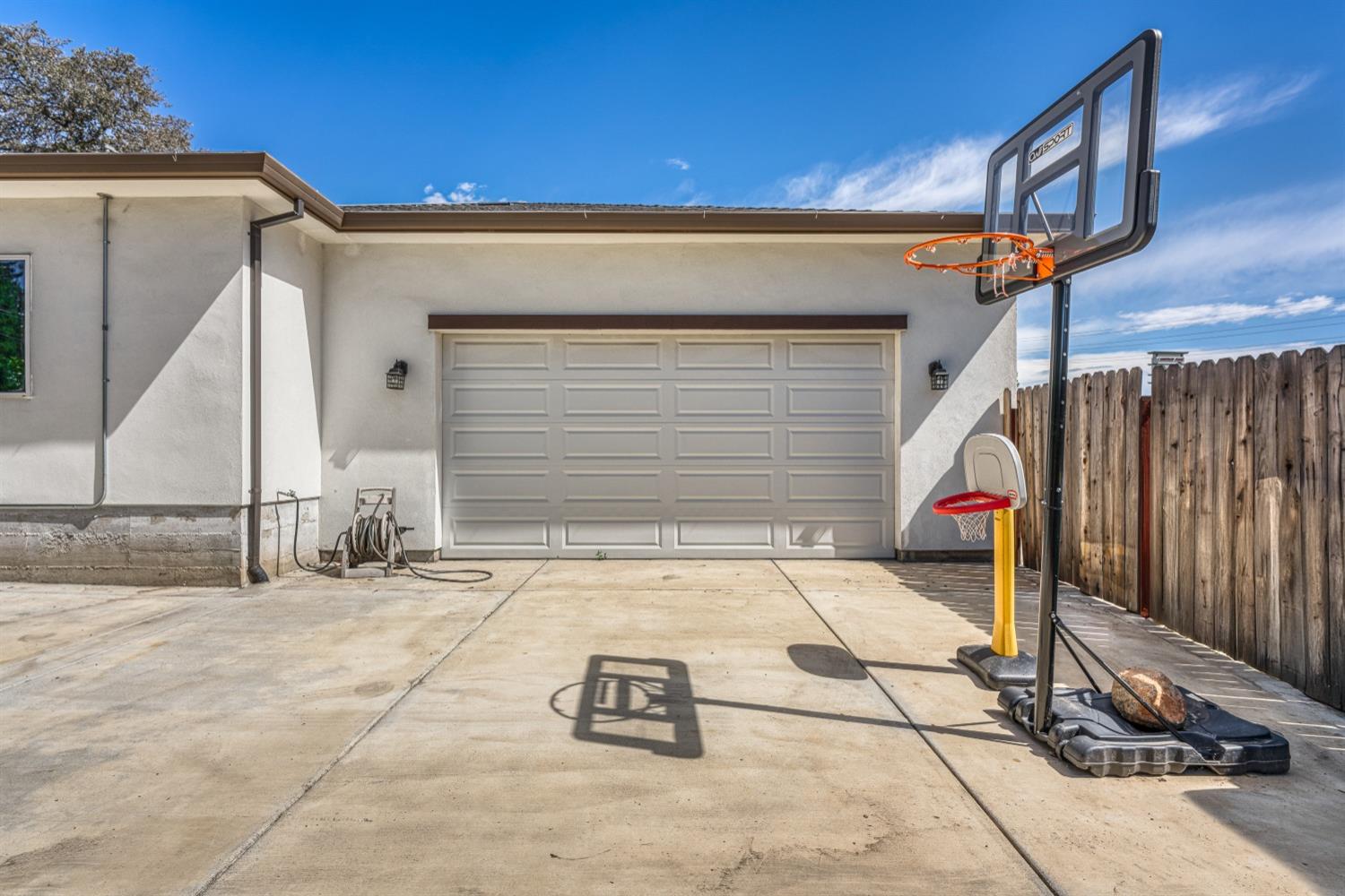 3262 Country Club Drive