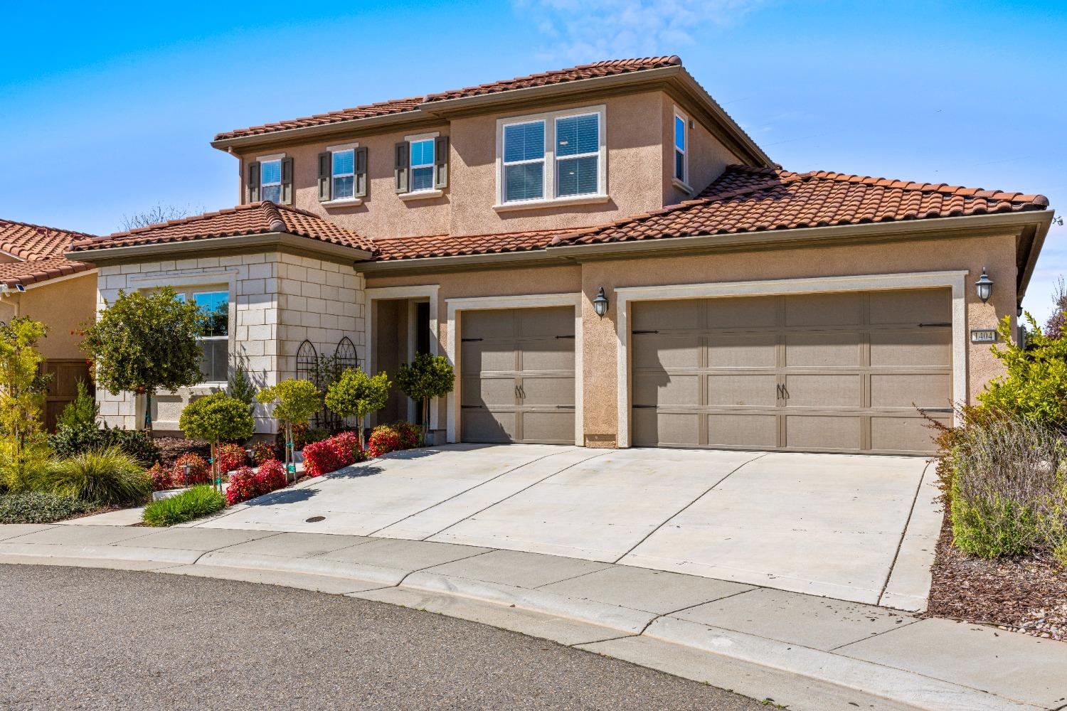 1404 Lancome Court