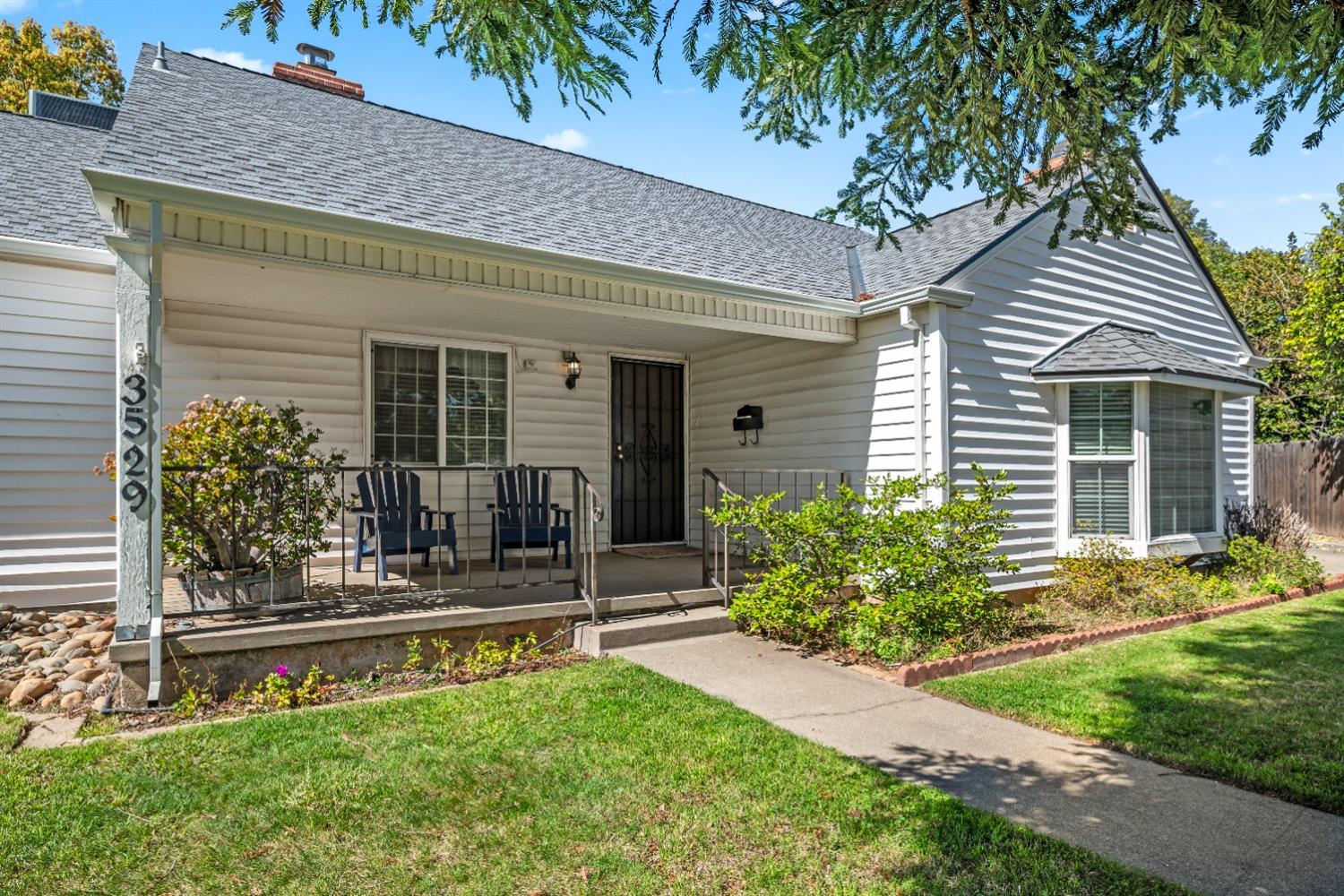 3529 Ridgewood Way