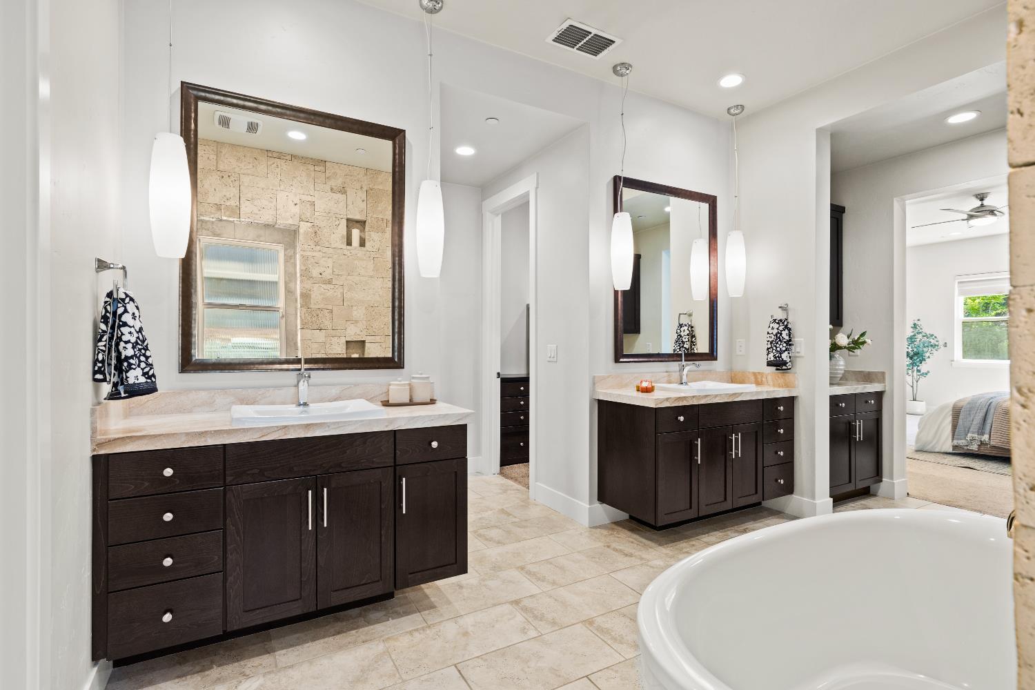 109 Chardin Place