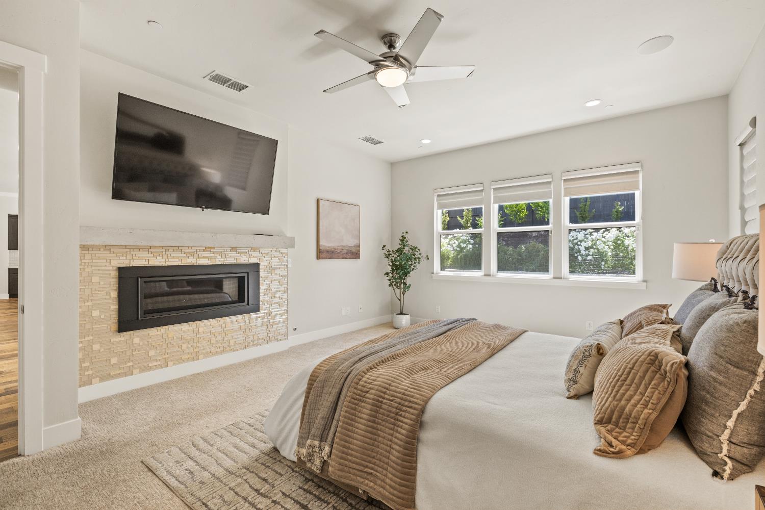 109 Chardin Place