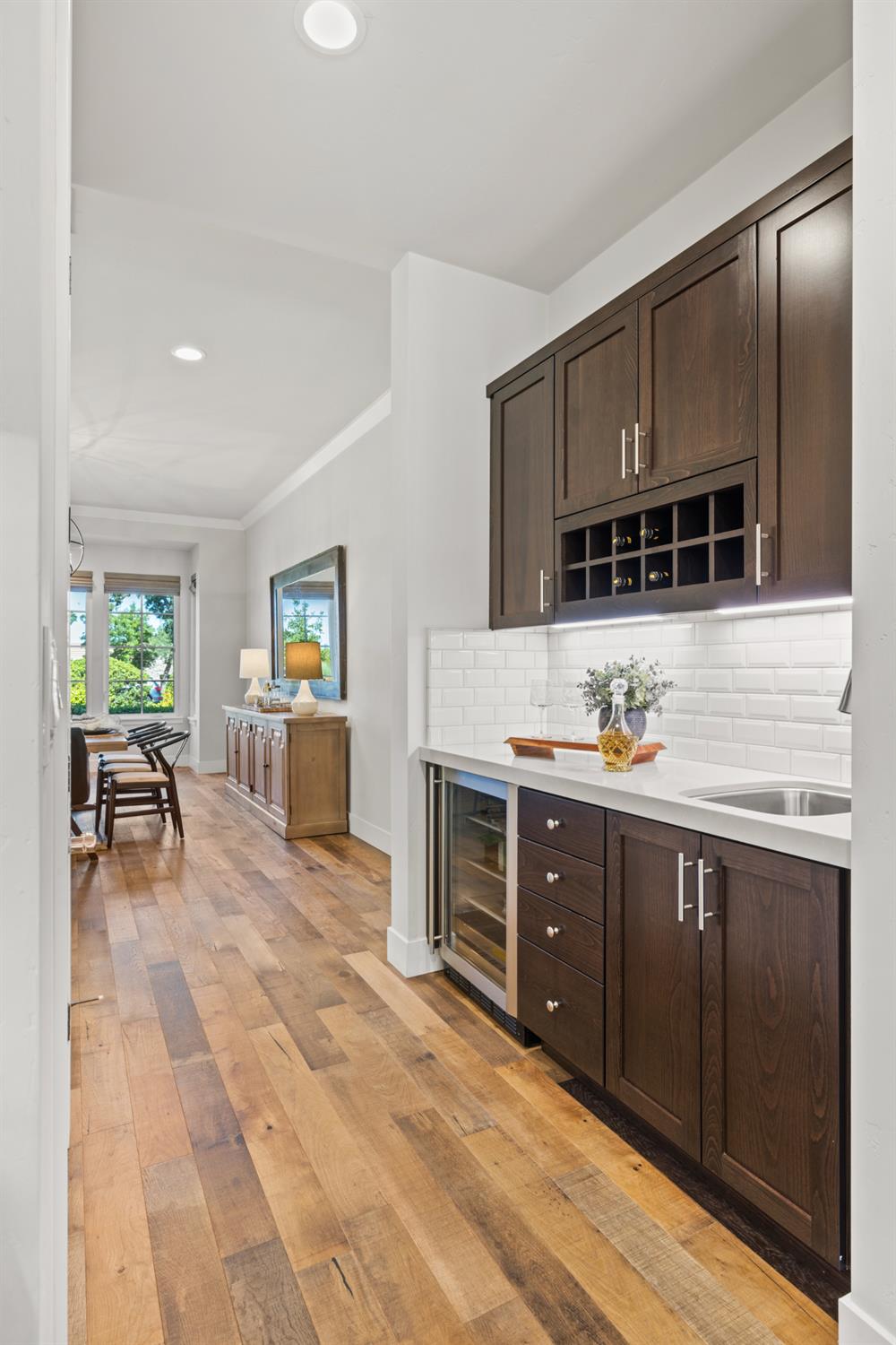 109 Chardin Place