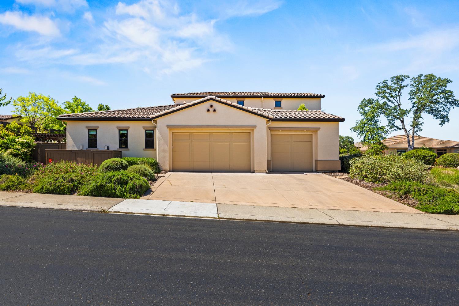109 Chardin Place