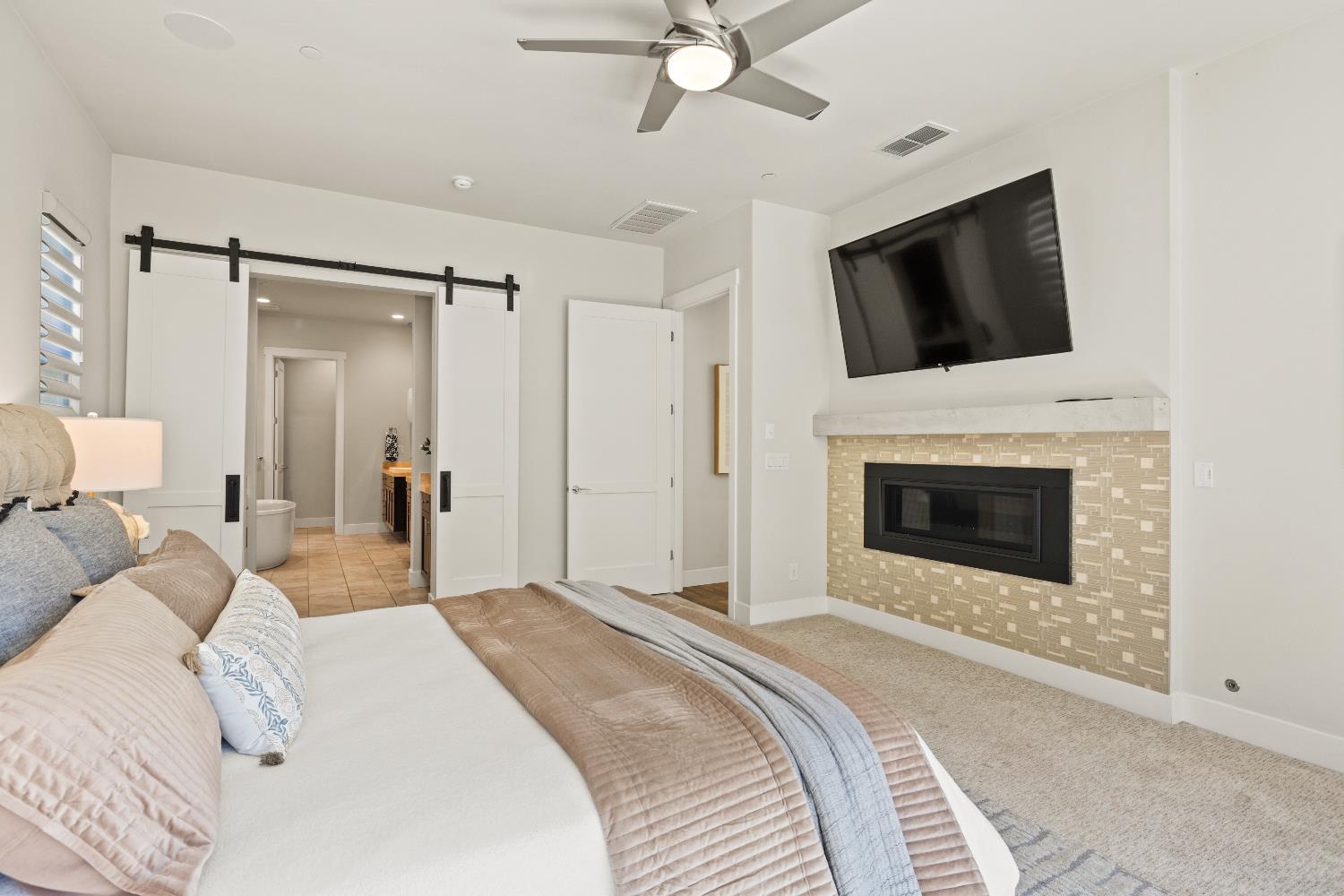 109 Chardin Place