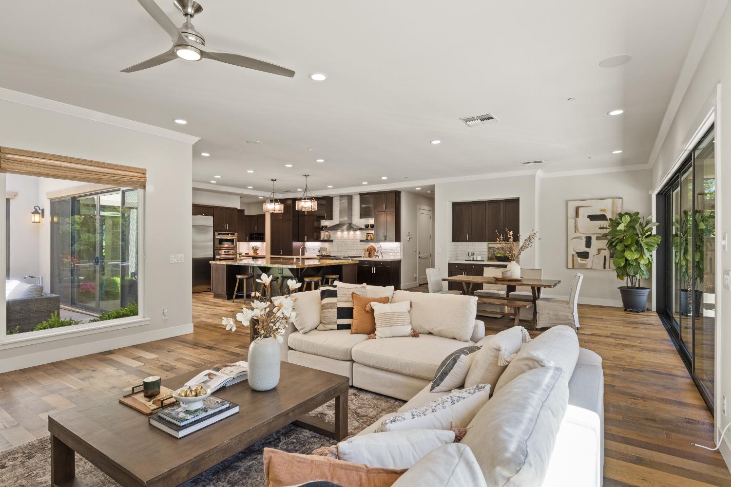 109 Chardin Place