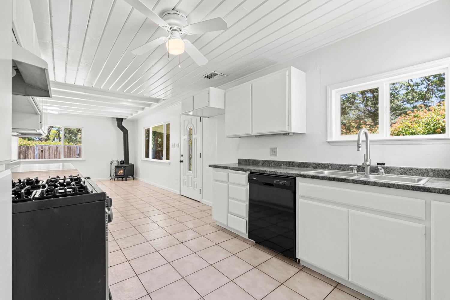 4390 Panorama Drive