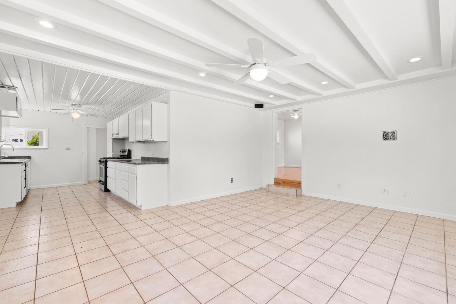 4390 Panorama Drive