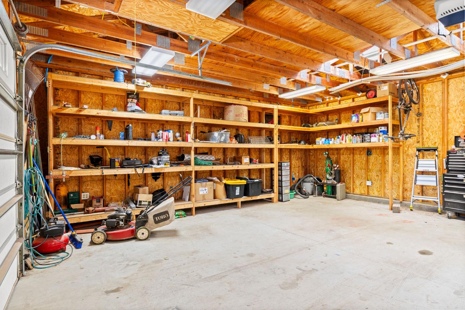4390 Panorama Drive
