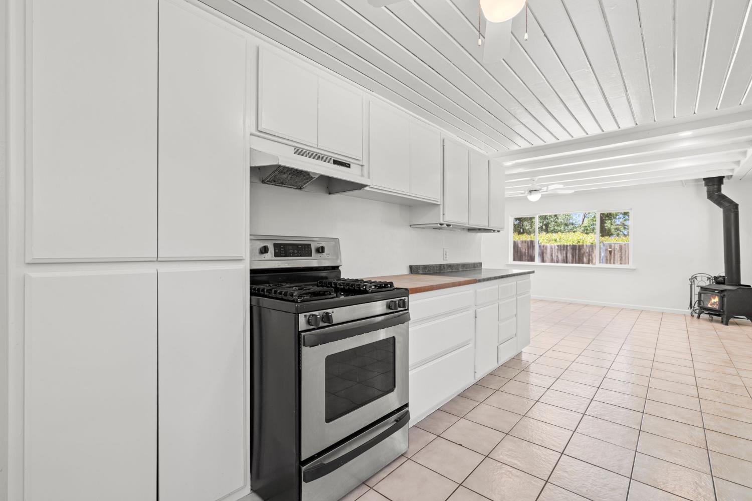 4390 Panorama Drive