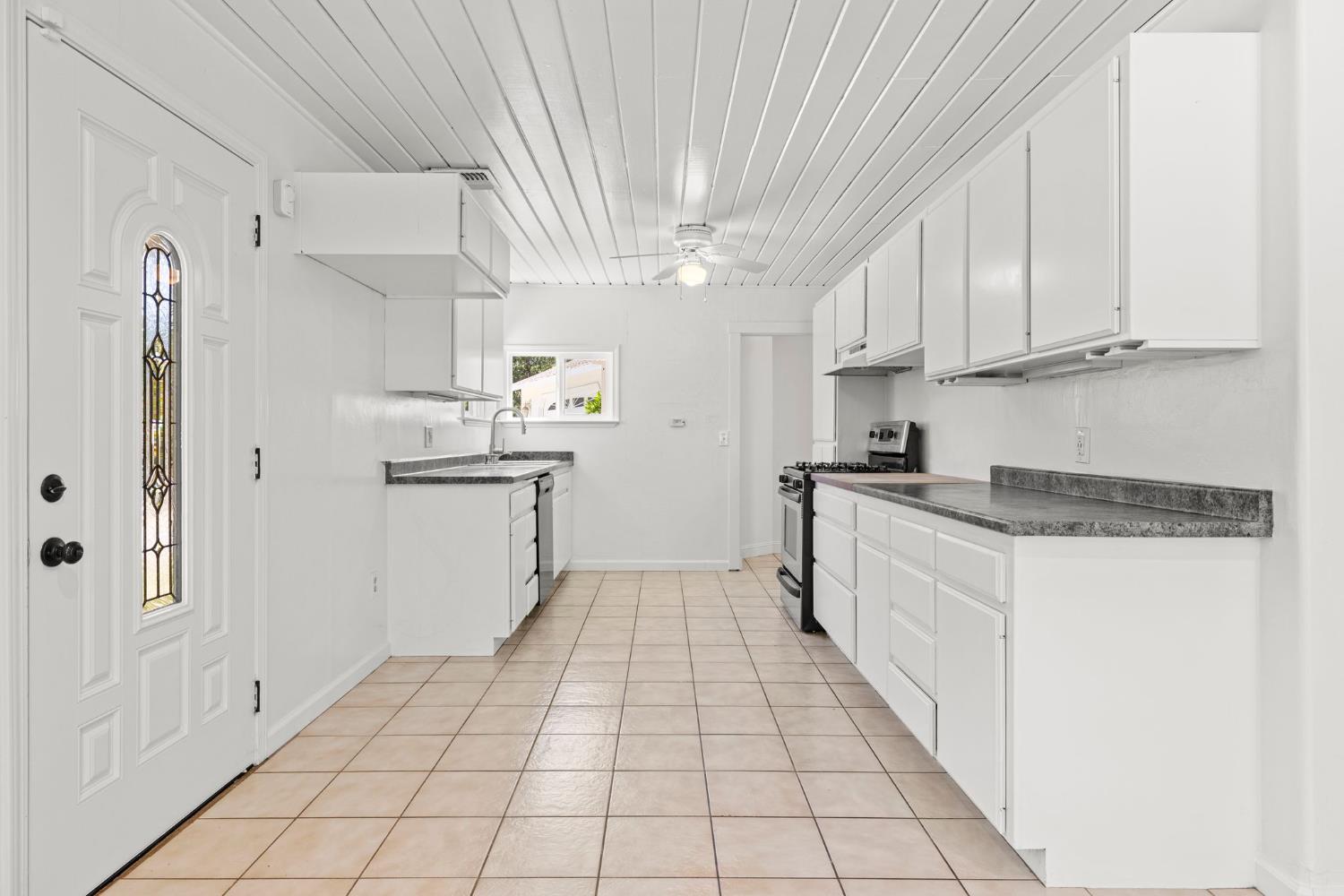 4390 Panorama Drive