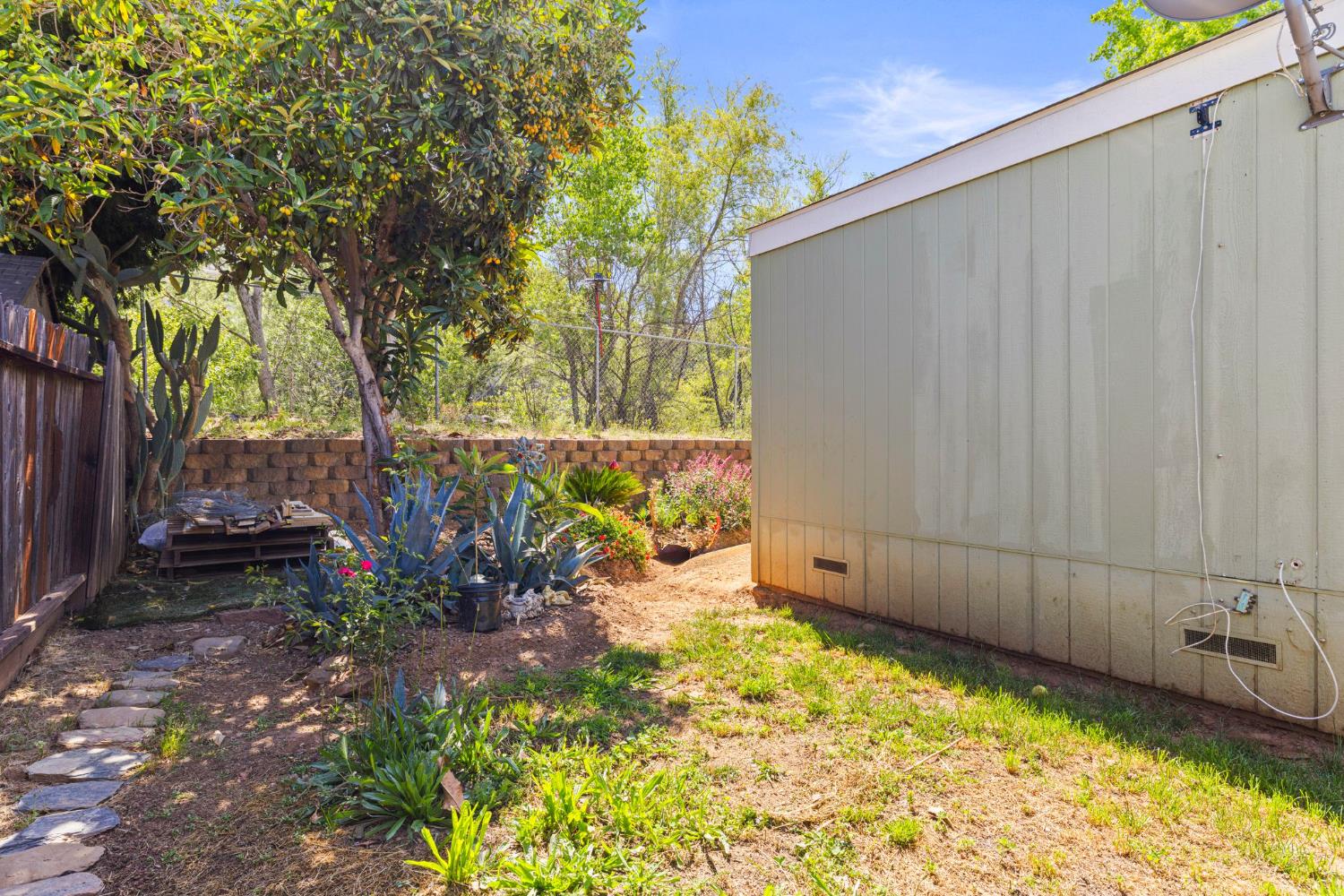 1130 White Rock Road 106