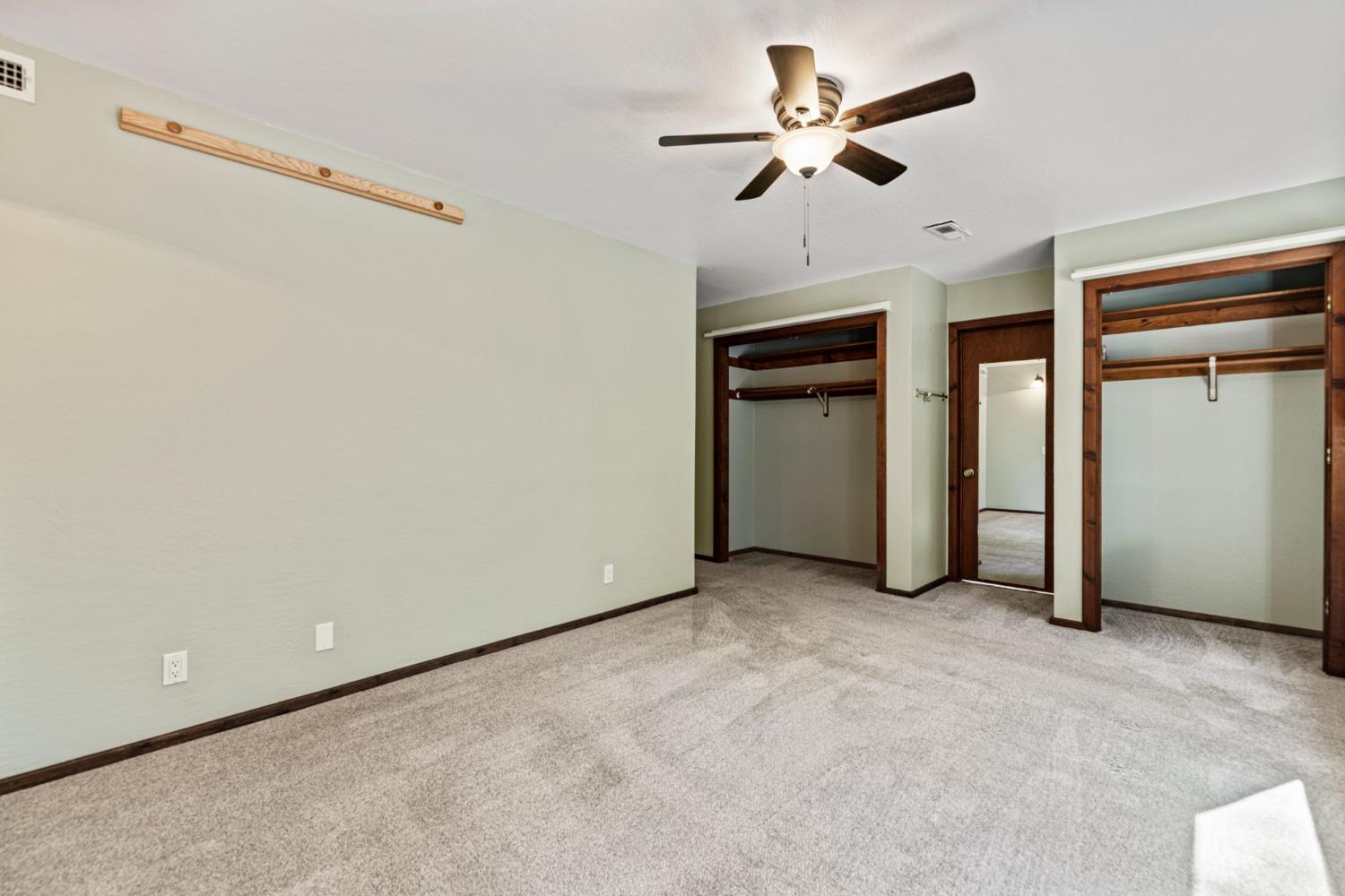 899 Holly Way