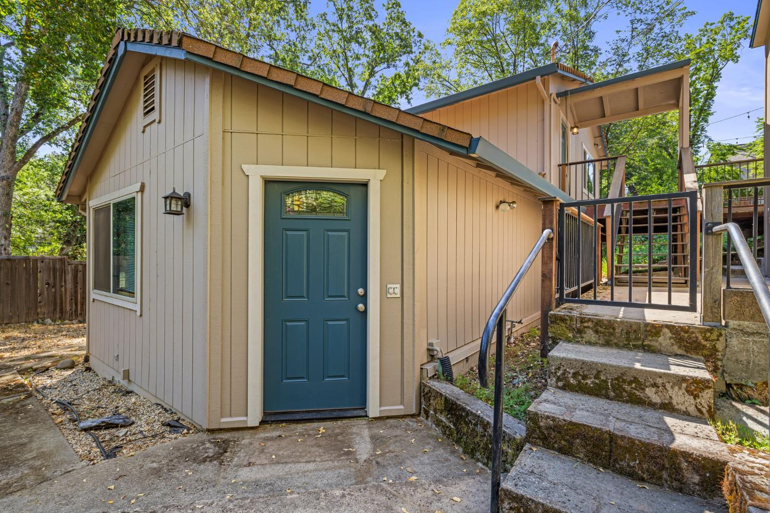 899 Holly Way