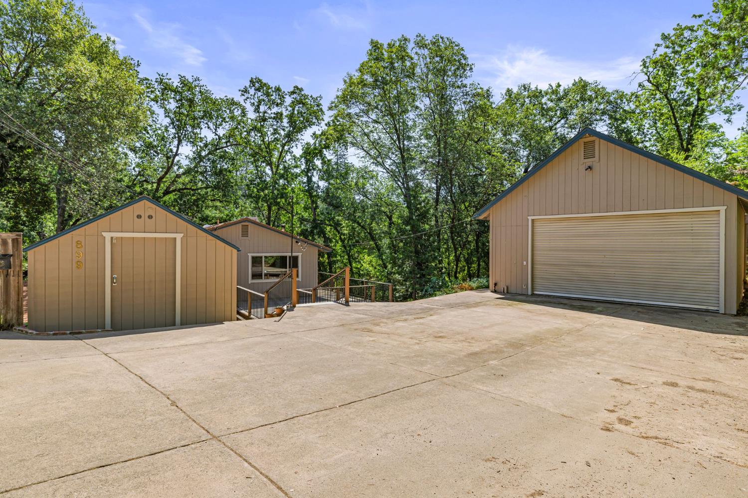 899 Holly Way