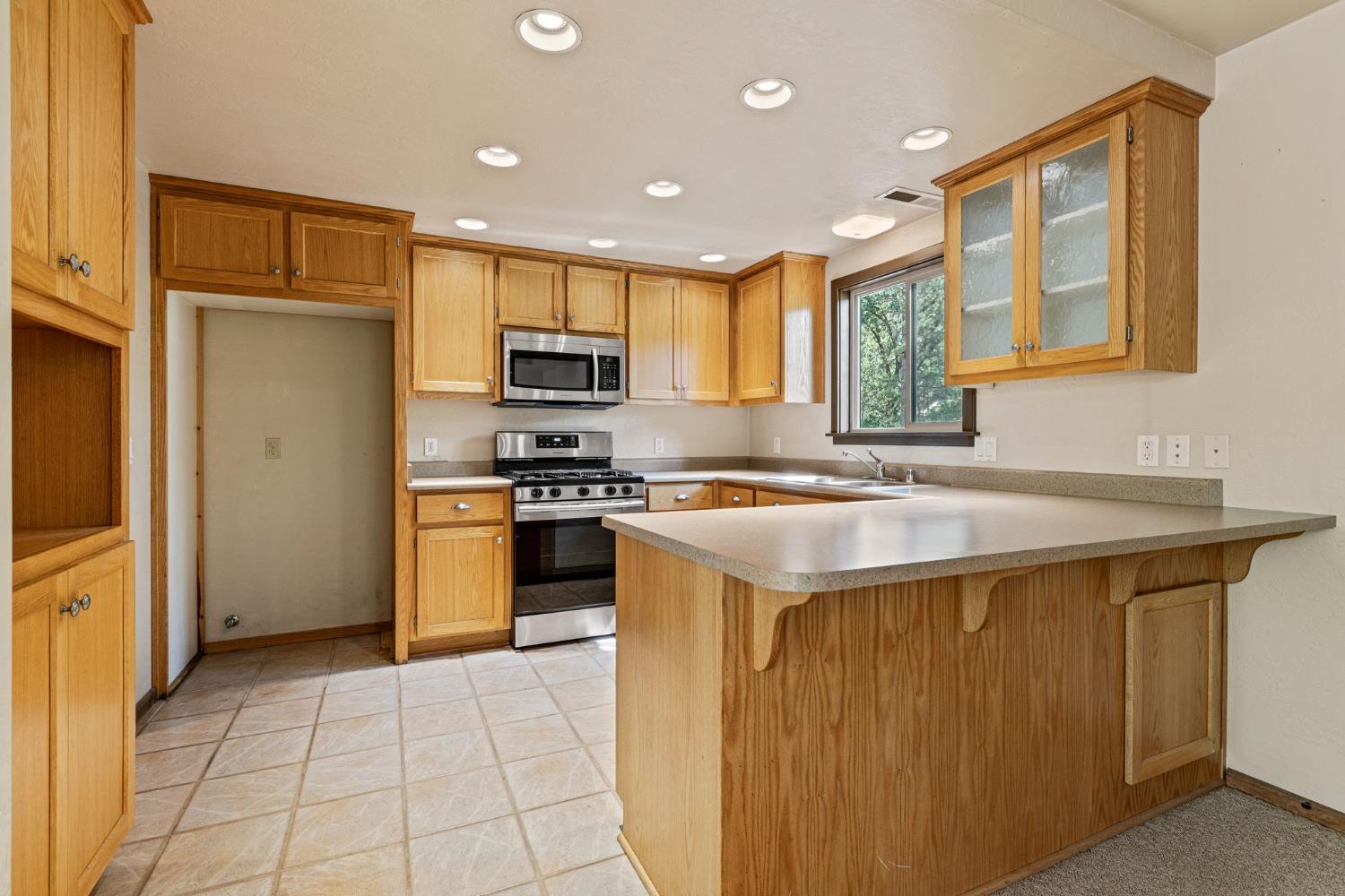 899 Holly Way