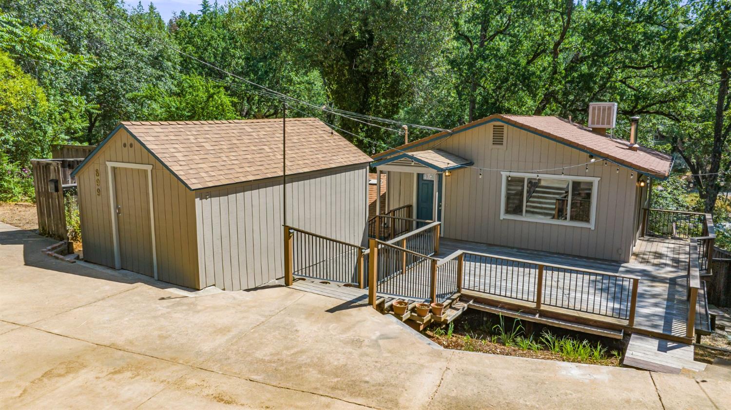 899 Holly Way