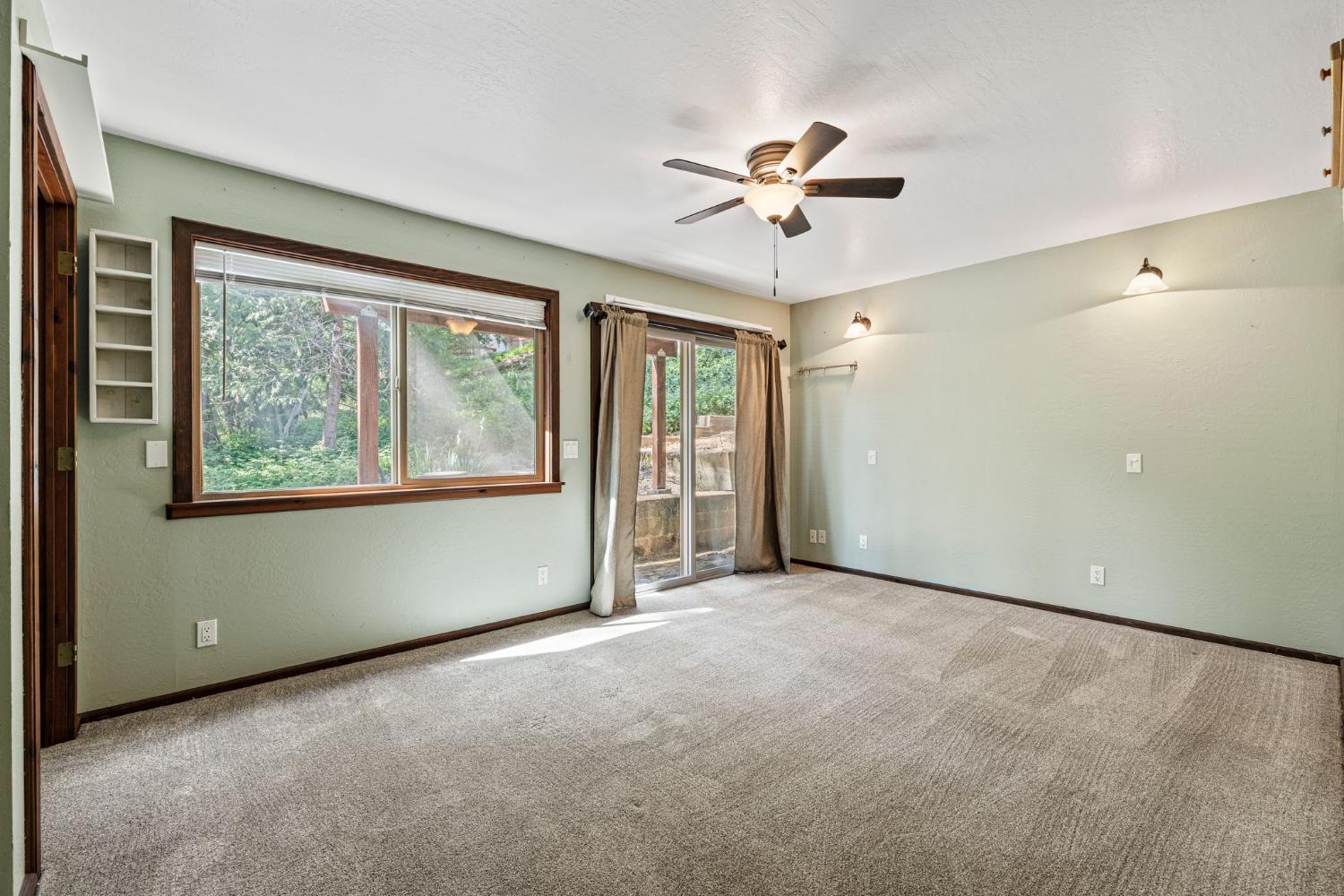 899 Holly Way