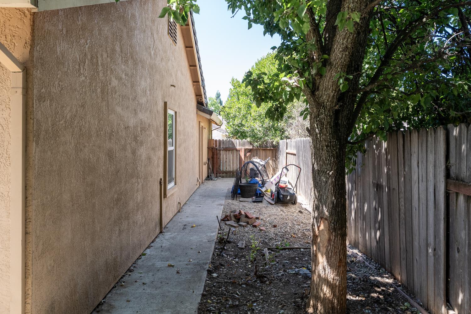 4733 Thoreau Drive