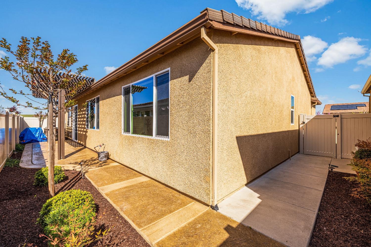 5624 Los Reyes Lane