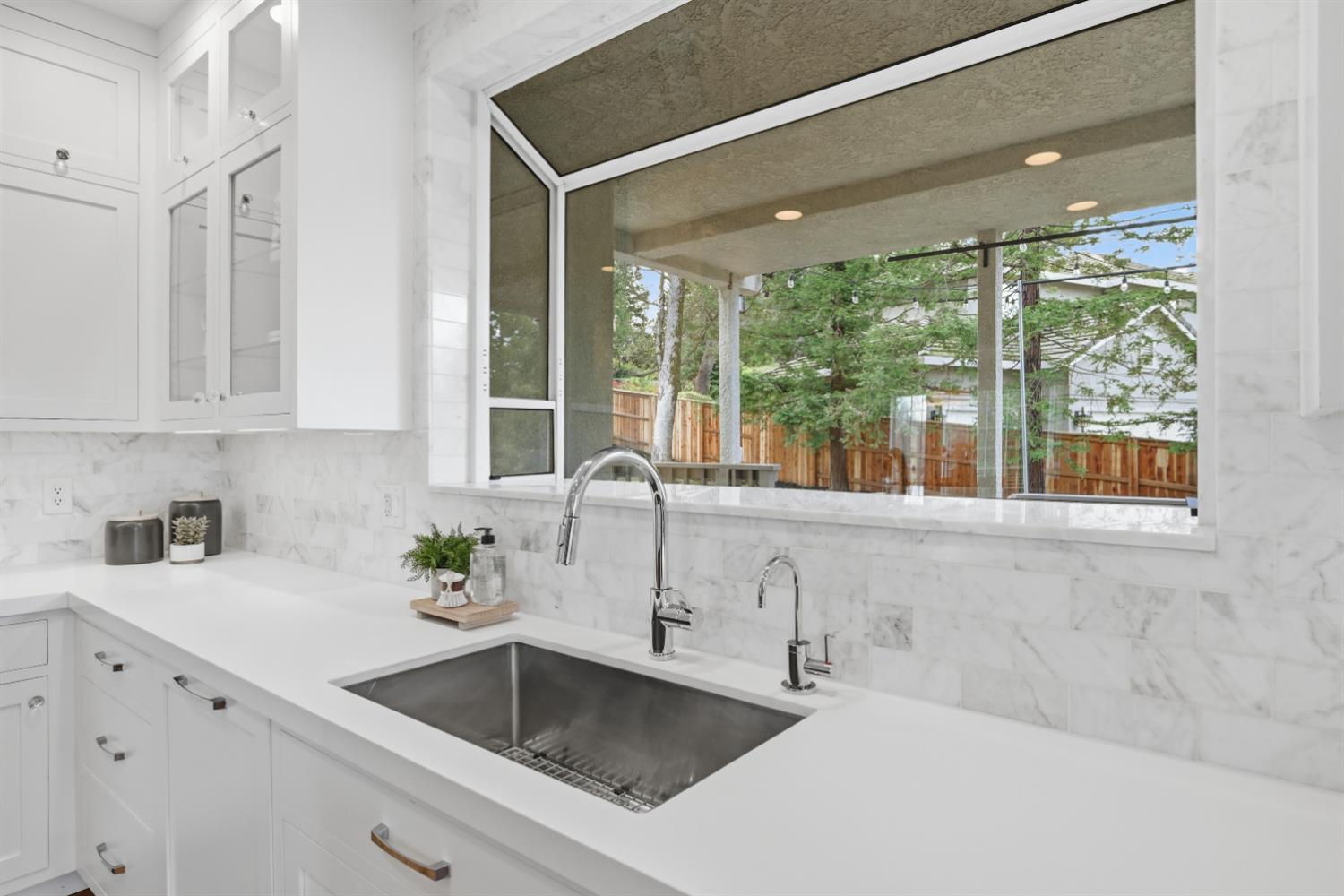 2201 Ellesworth Place