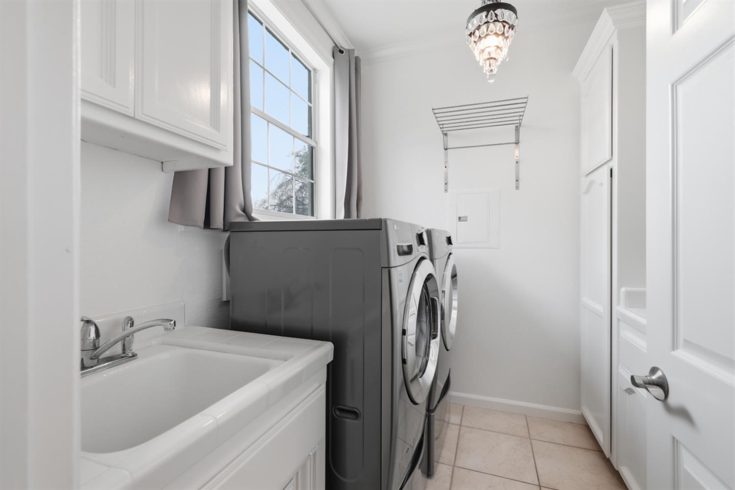 2201 Ellesworth Place