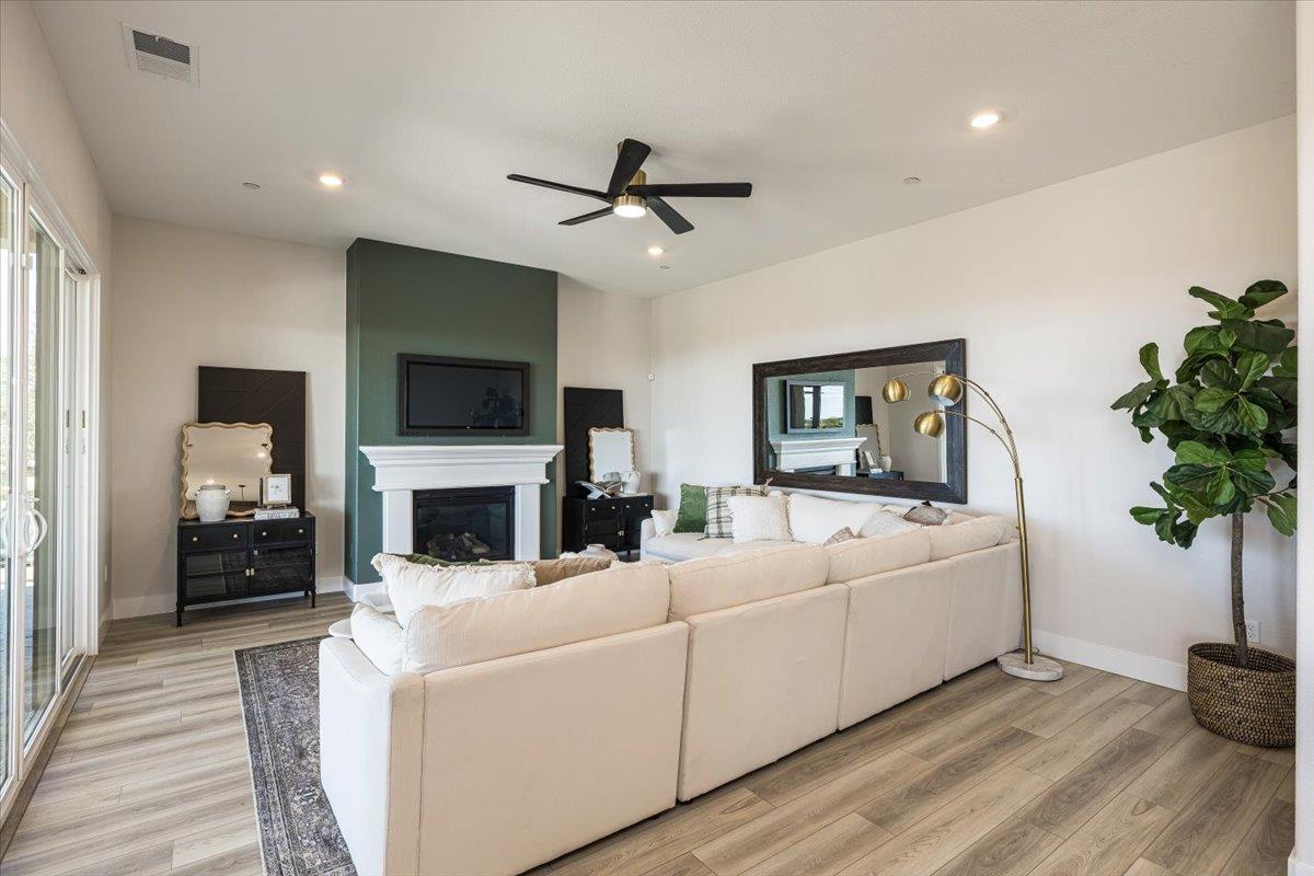 3004 Tierra De Dios Drive