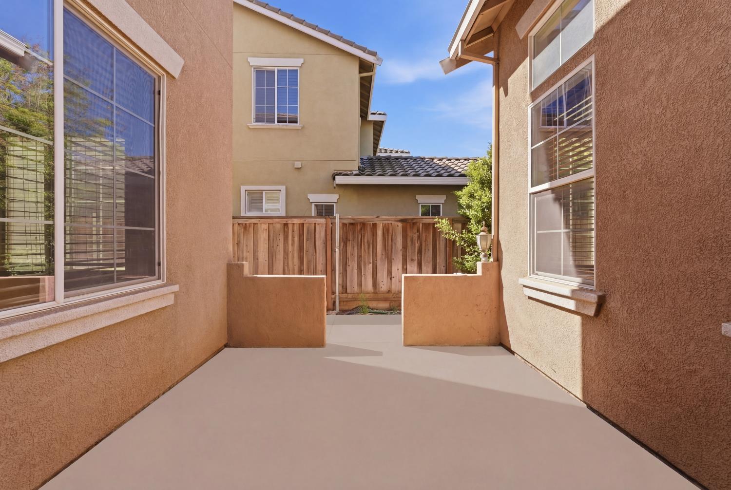 2153 Saddlebrook Way