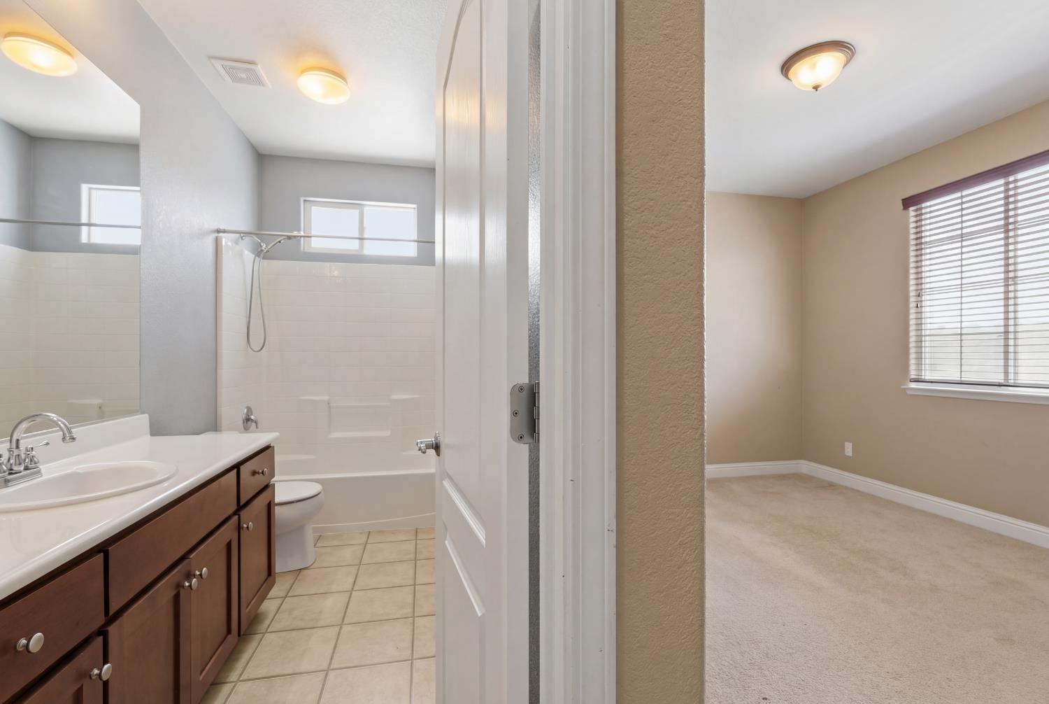 2153 Saddlebrook Way