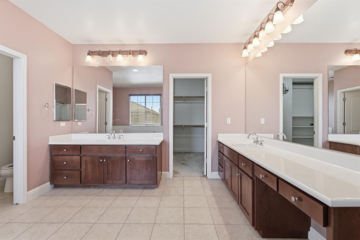 2153 Saddlebrook Way