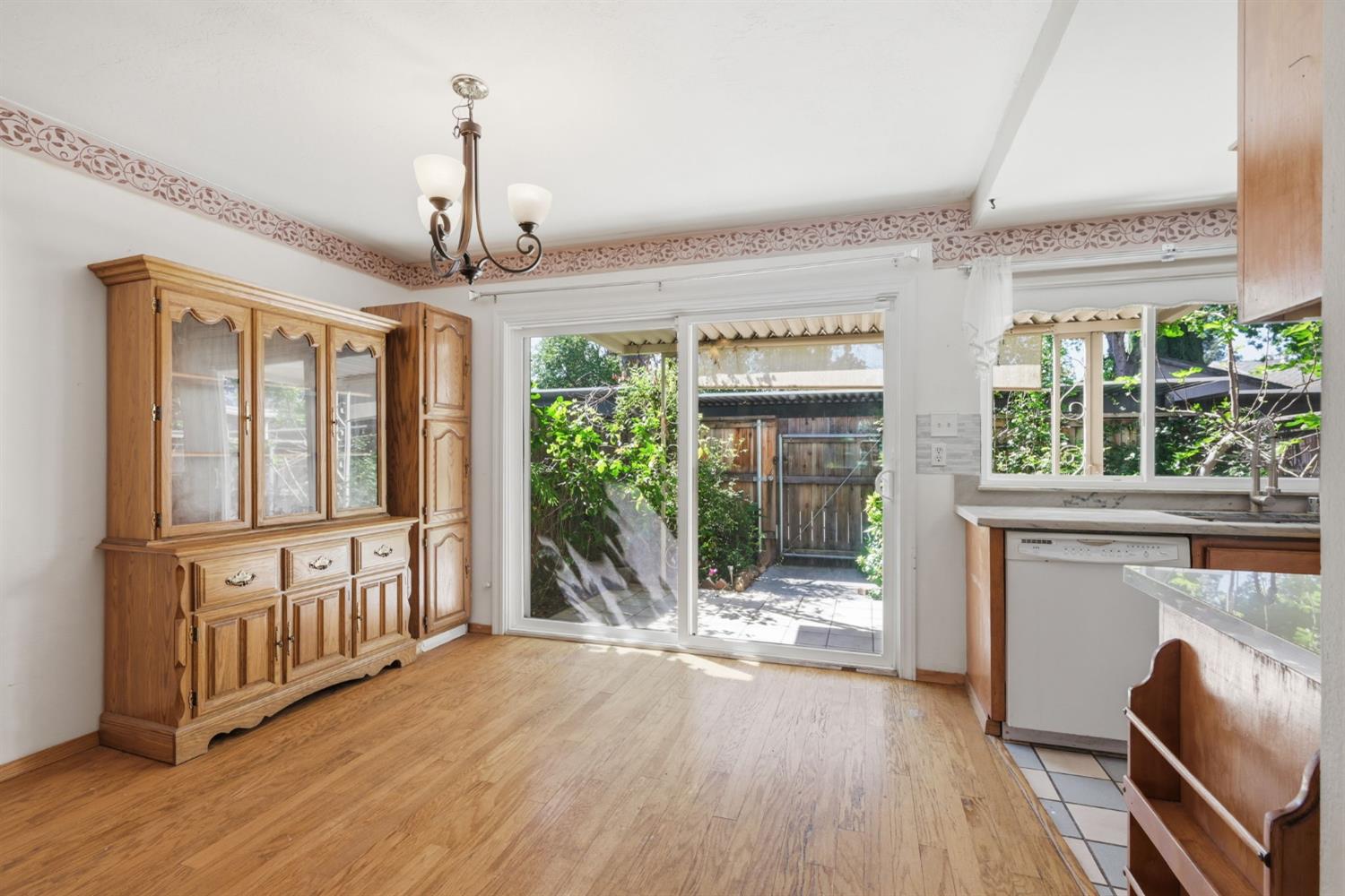 3923 Oak Villa Circle