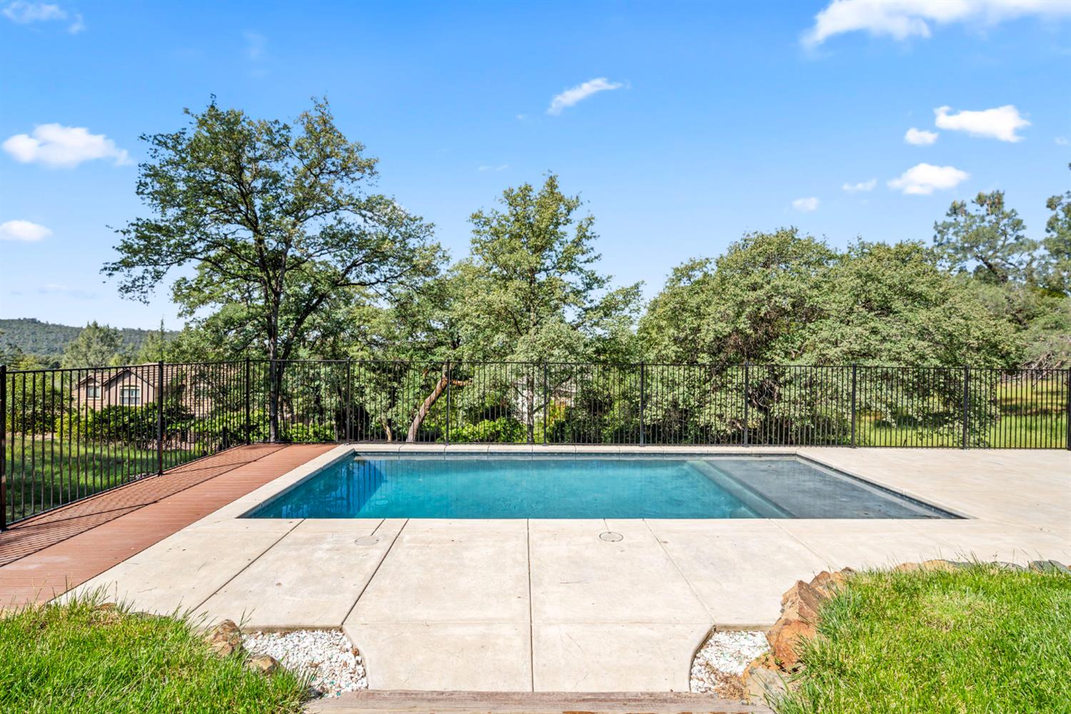 6439 Caddie Court