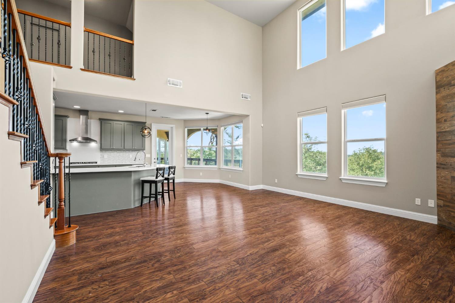 6439 Caddie Court