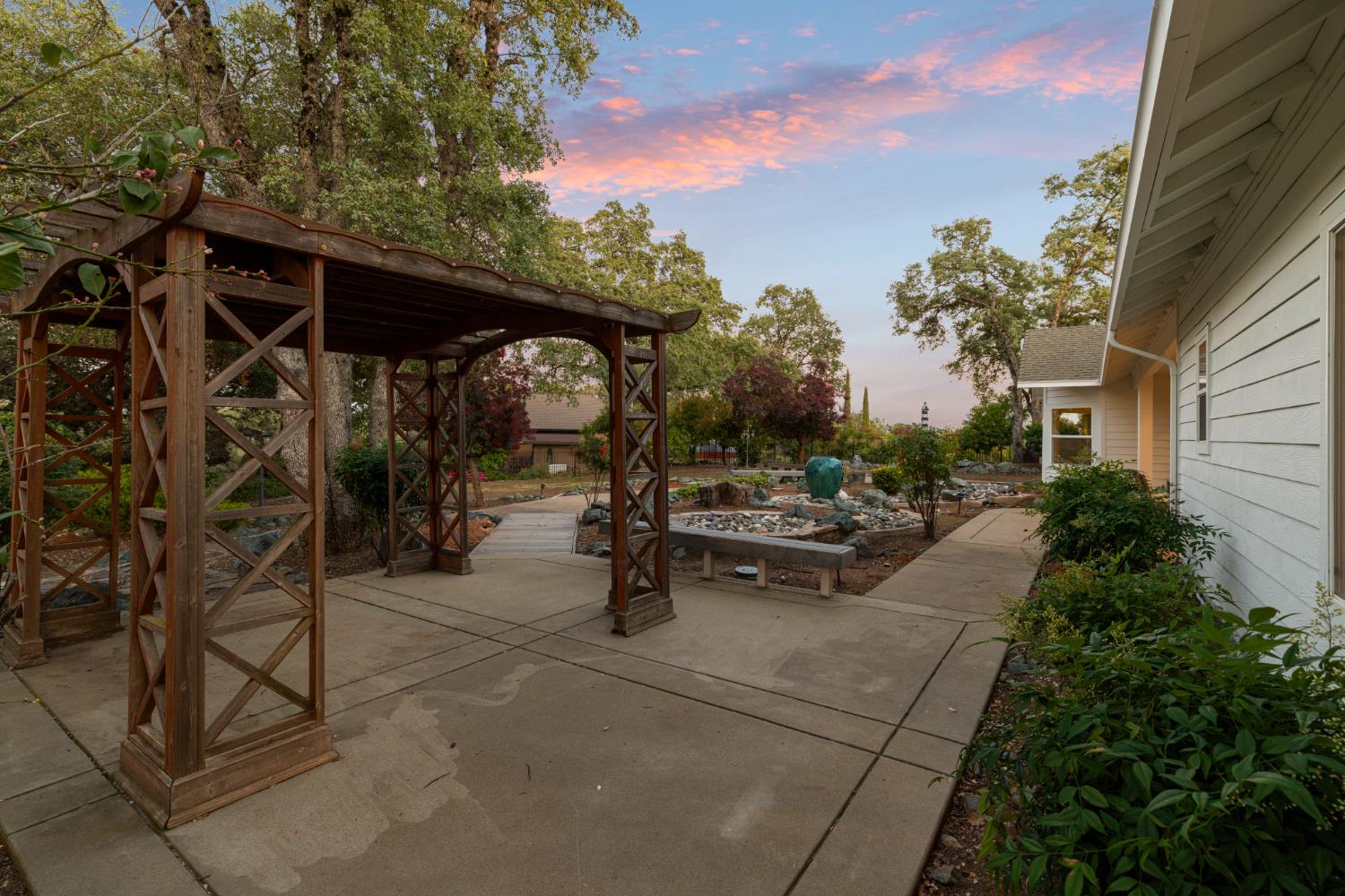 1200 W El Largo Drive