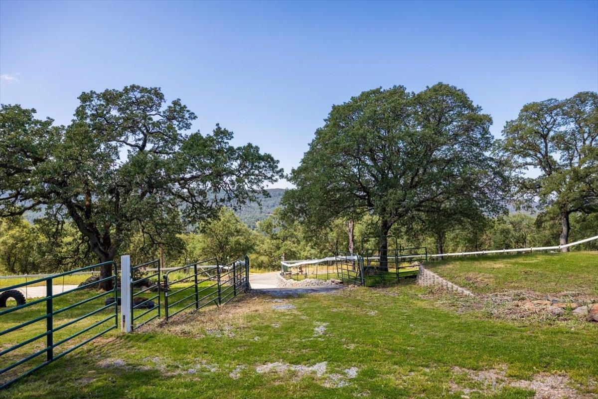 1200 W El Largo Drive