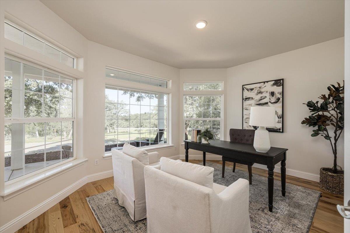 1200 W El Largo Drive