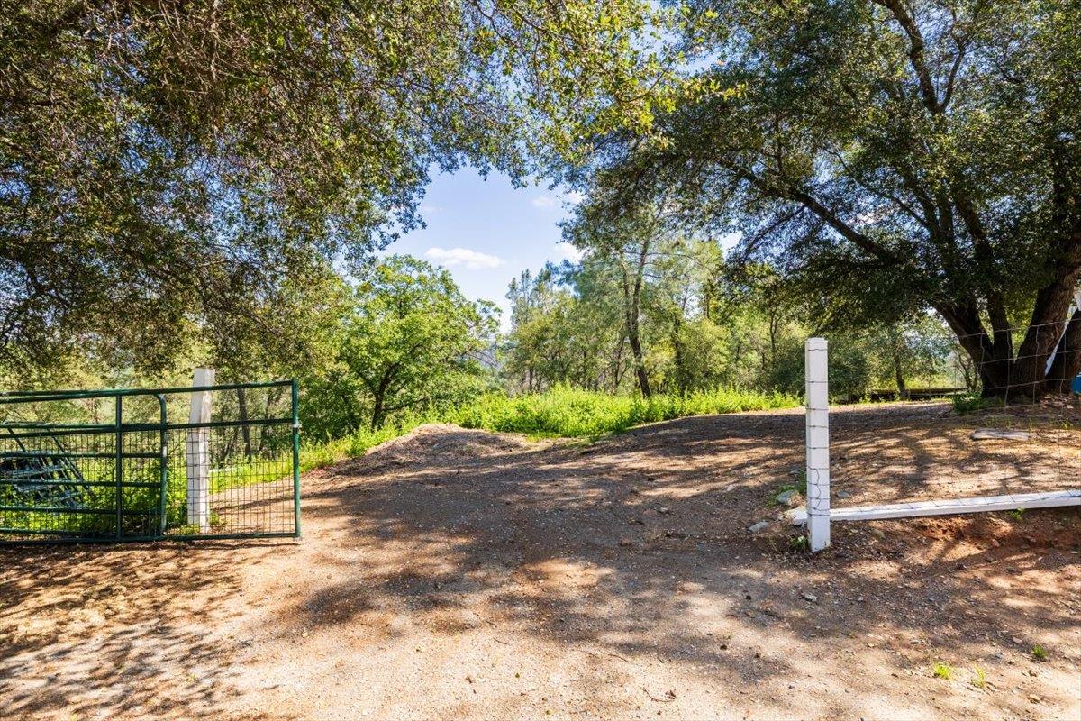 1200 W El Largo Drive