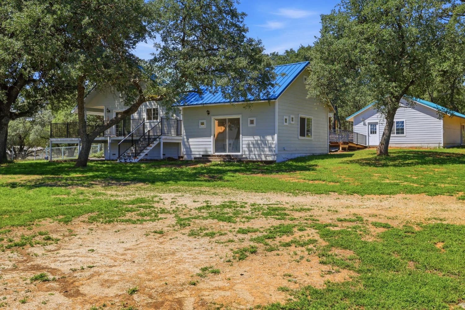 1201 Hidden Lake Drive
