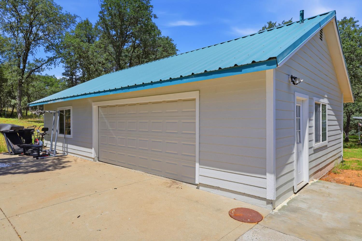 1201 Hidden Lake Drive