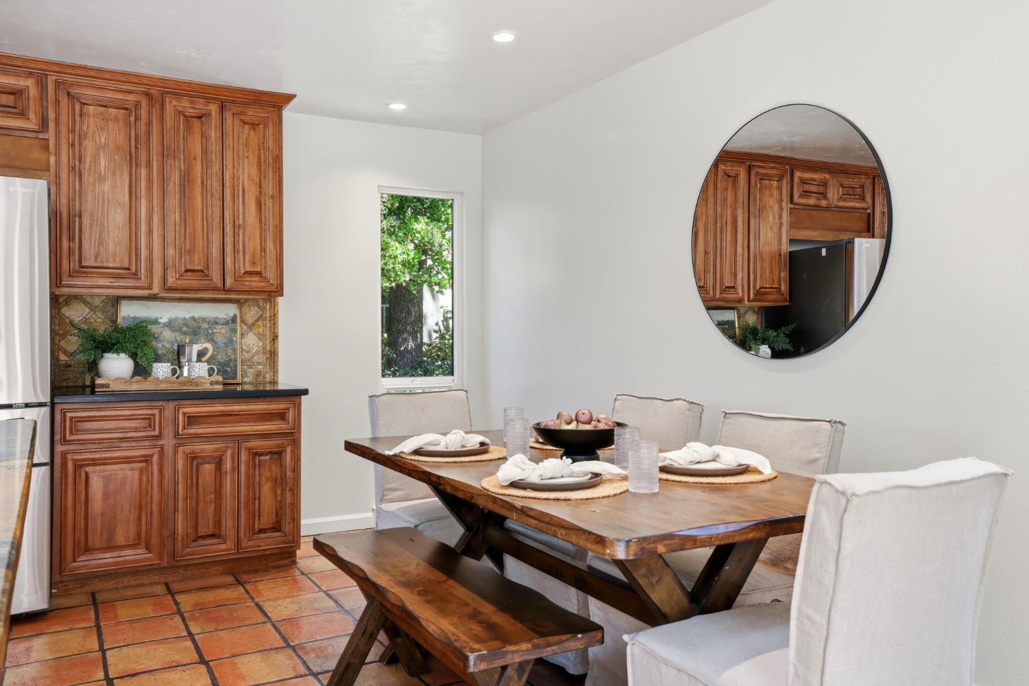 2873 King Edward Drive