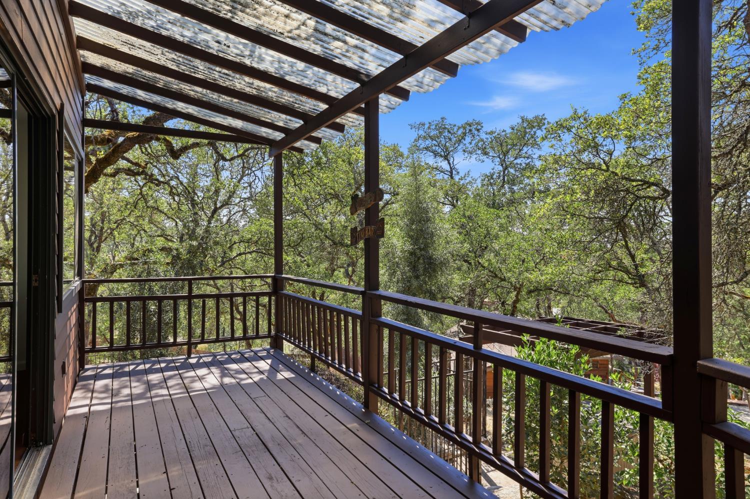 2873 King Edward Drive