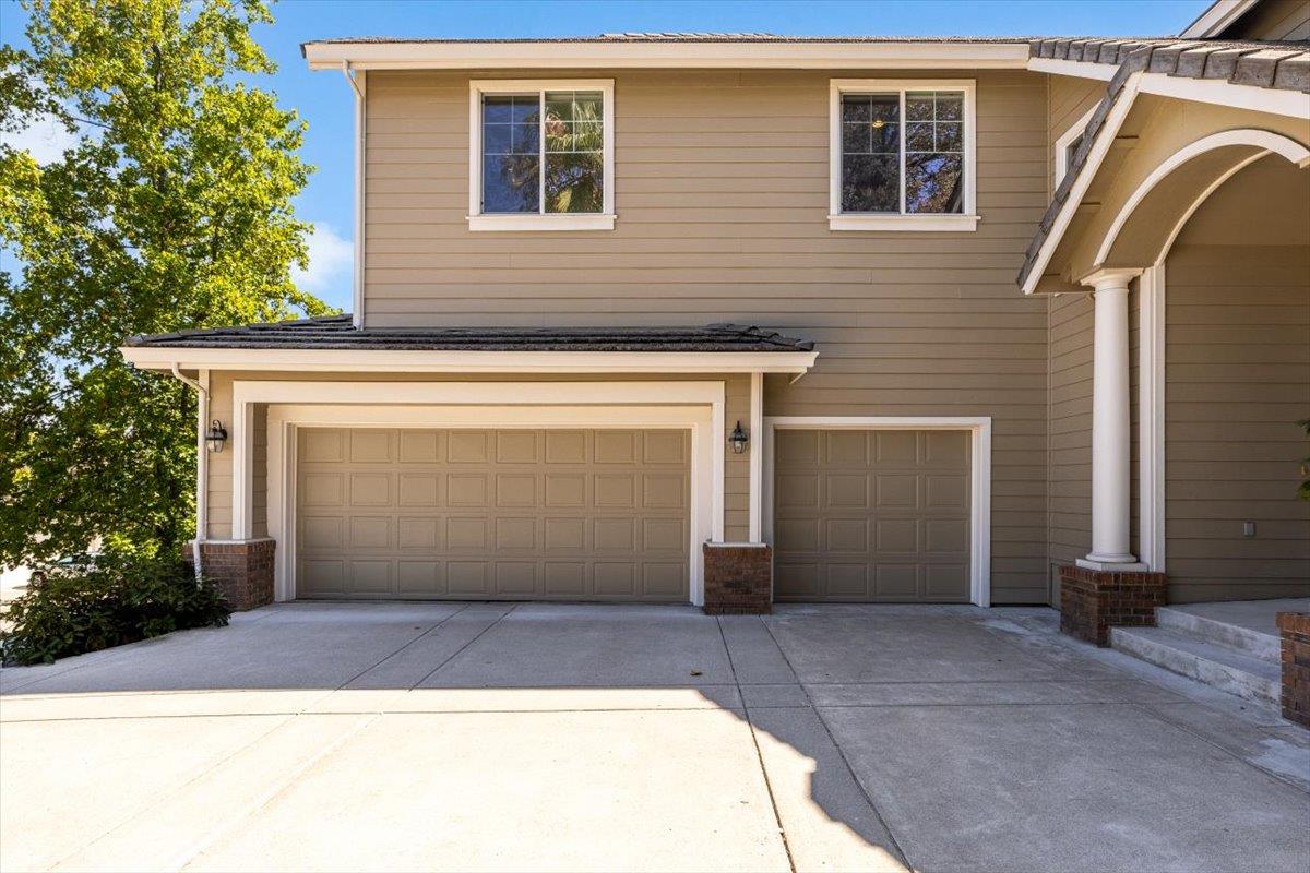 4102 Windsor Point Place