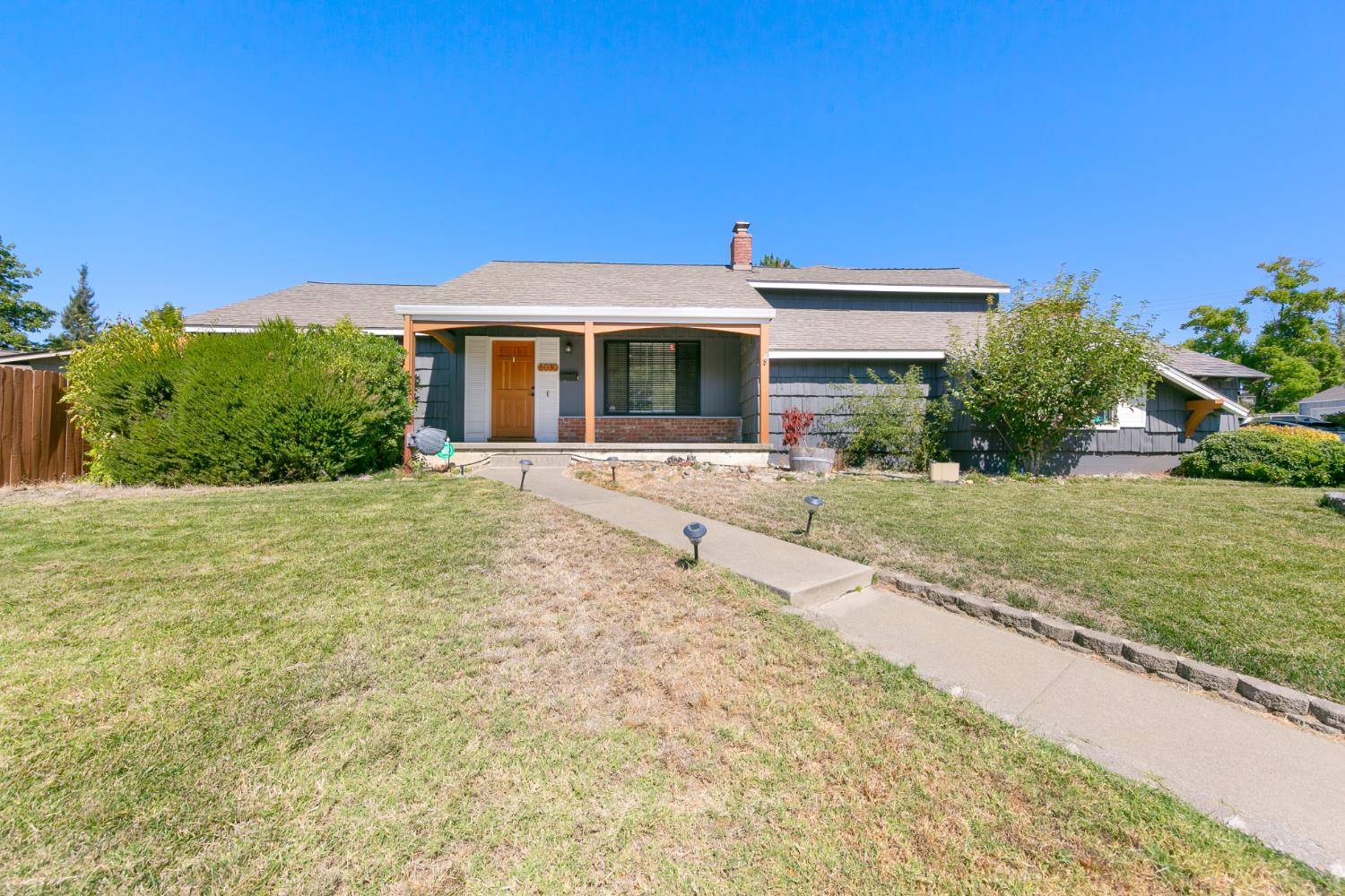 6030 Parkoaks Drive