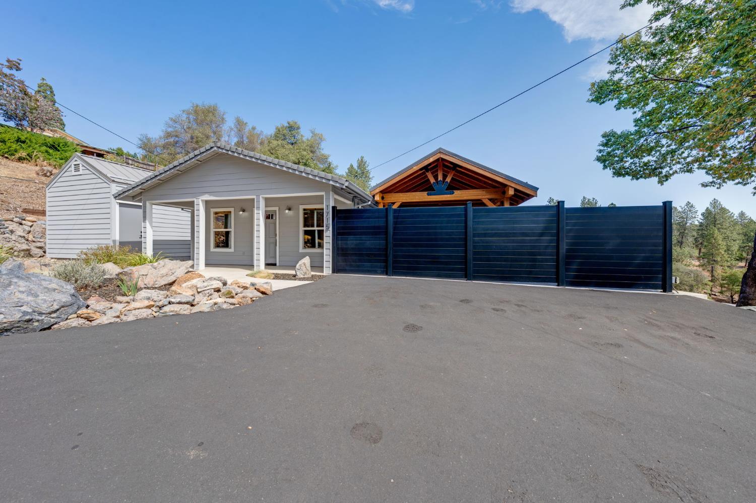 1715 Karen Way