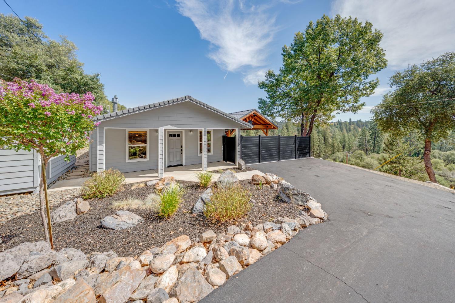 1715 Karen Way