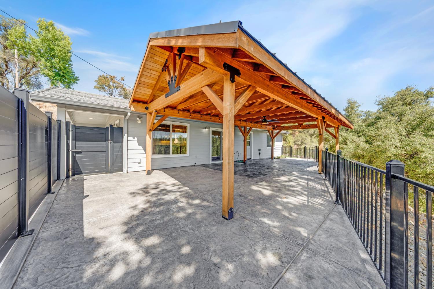 1715 Karen Way