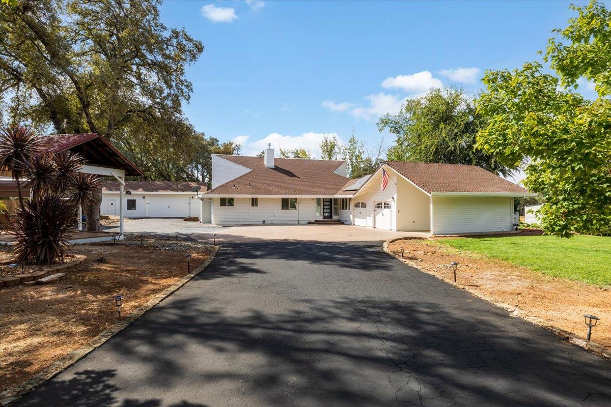 3920 Crosswood Drive