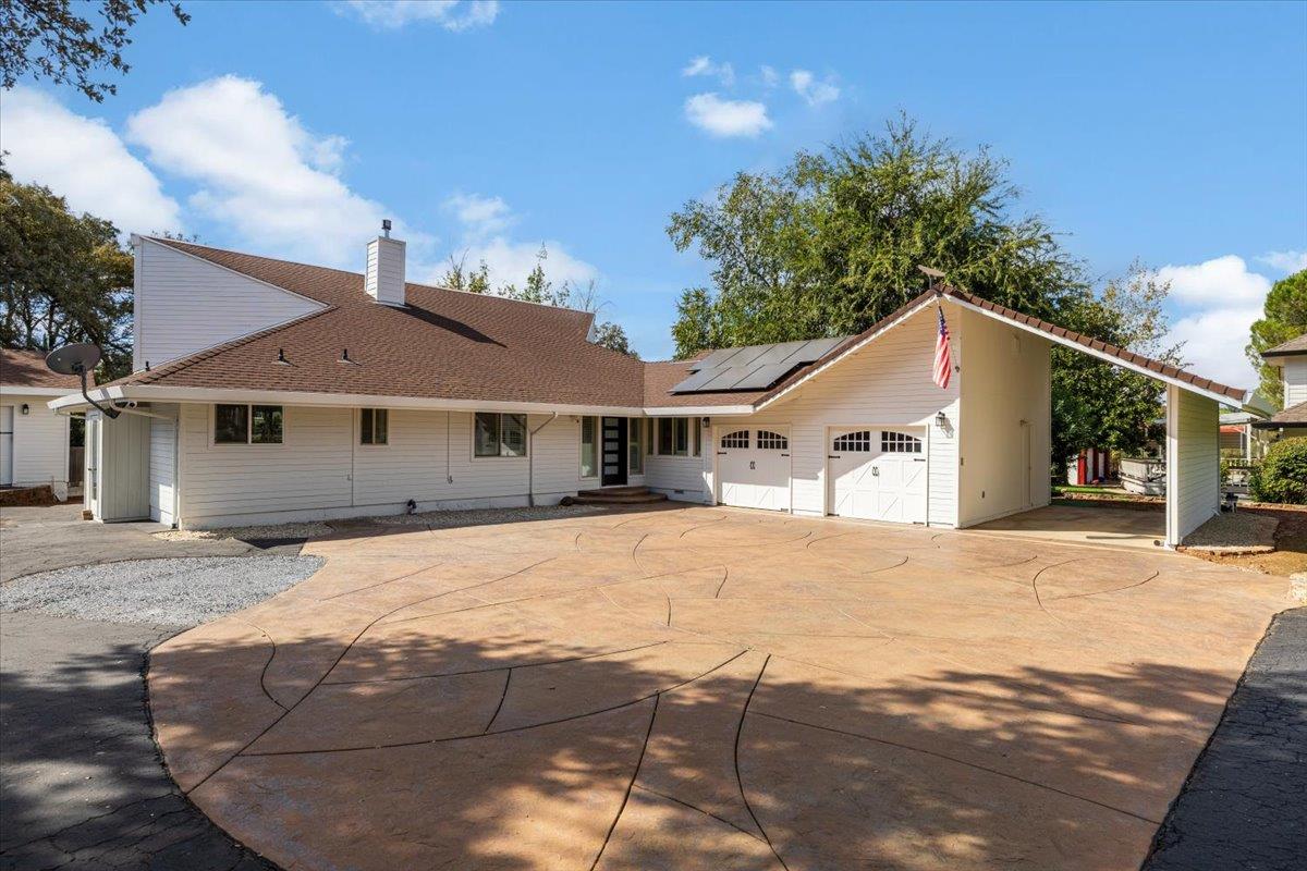 3920 Crosswood Drive