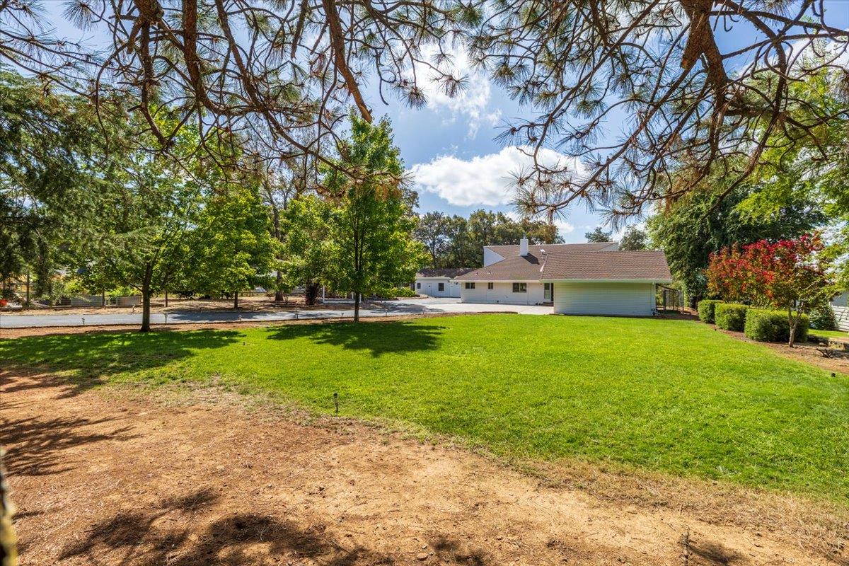 3920 Crosswood Drive