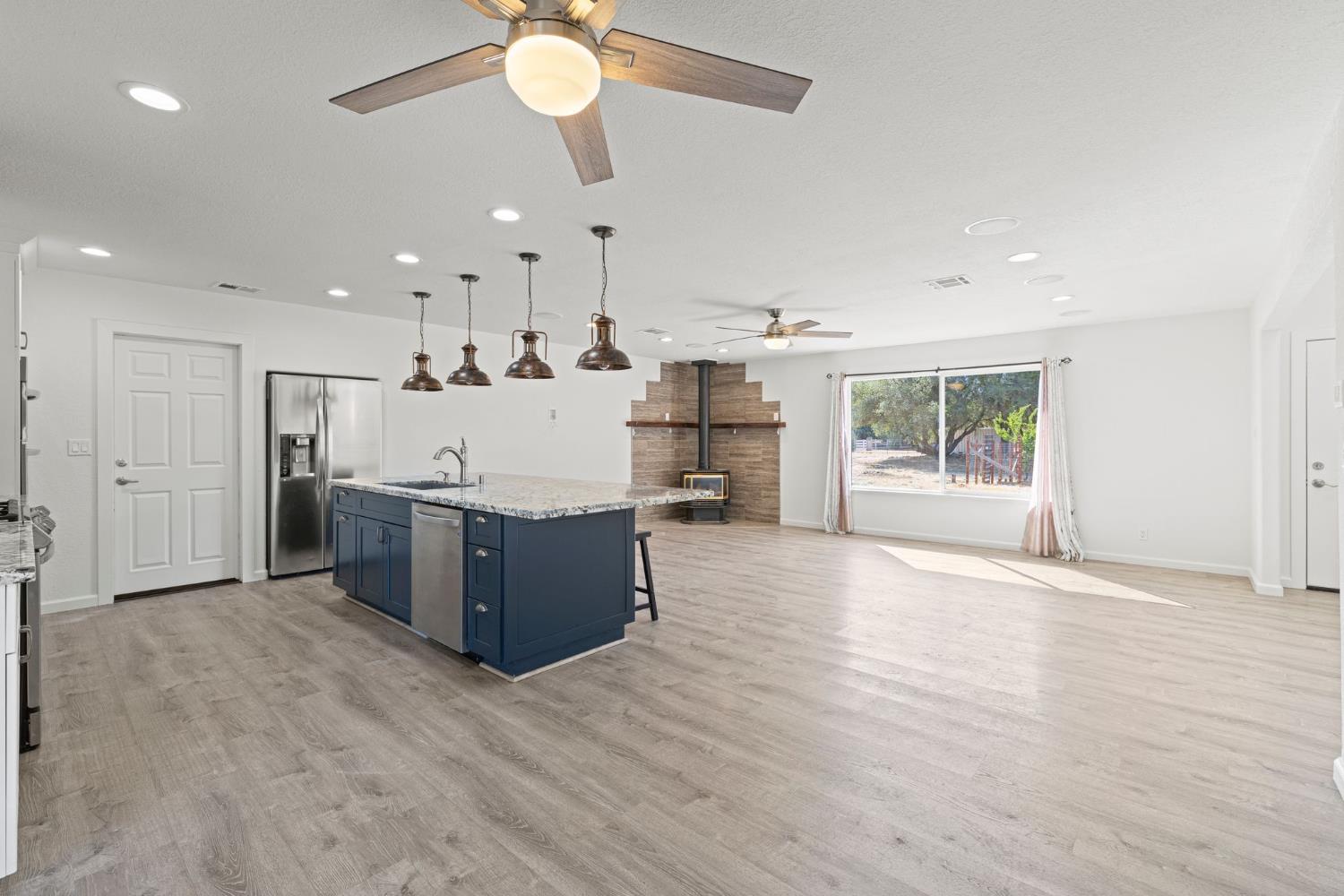 1206 Los Robles Road